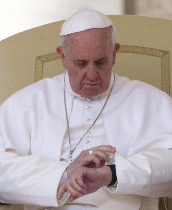 ARIA DI CONCLAVE. PAPA BERGOGLIO HA FRETTA DI LEGIFERARE SU RINUNCIA E PAPI EMERITI. MA…