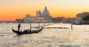 VIENI AVANTI CREMLINO? MEGLIO DI NO. E SOPRATTUTTO BASTA WOKE ALLA BIENNALE