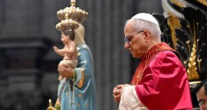QUALCUNO SI ADDOLORA PER LO SCISMA? LEFEBVRIANI E PROGRESSISTI: DUE FACCE DEL DISASTRO DELLA CHIESA. BISOGNA RIPRENDERE LA STRADA DI GIOVANNI PAOLO II E BENEDETTO XVI