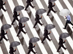 LA LIBERAZIONE DALLA STUPIDITÀ E DAL CONFORMISMO